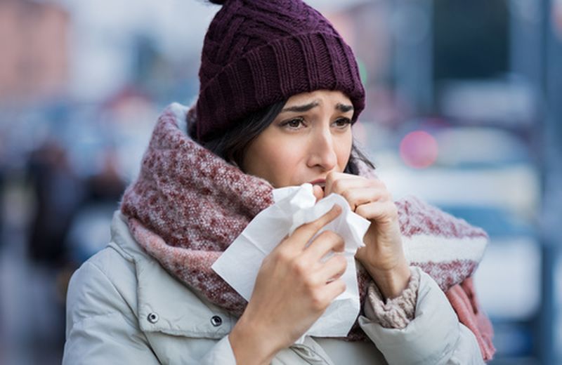 Tosse cronica: cause e rimedi, anche naturali